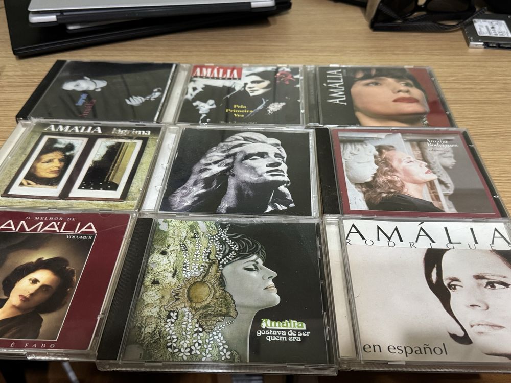 DISCOS DE VINIL E CDS DA COLEÇAO DE AMÁLIA RODRIGUES
